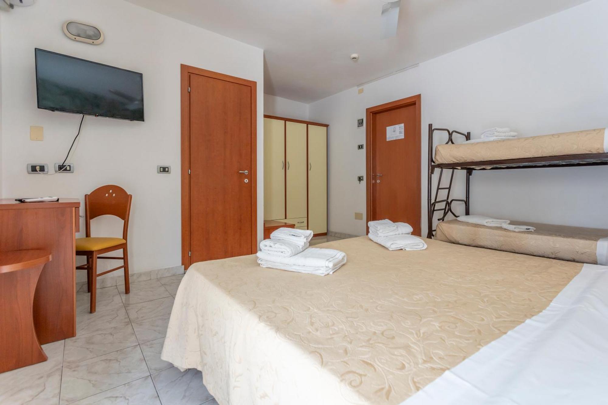 Hotel Clipper กัตตอลิกา ภายนอก รูปภาพ